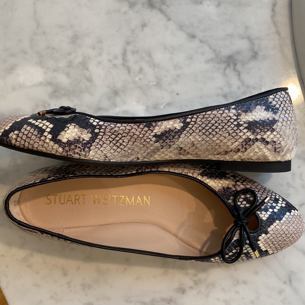 Stuart Weitzman Black and Cream Snake Print Flats - Picture 5 of 8